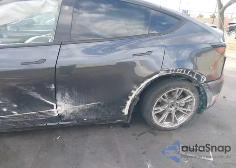 2024 Tesla Model Y Long Range Dual Motor All-Wheel Drive из США, поврежденный, VIN 7SAYGDEE2RA250834